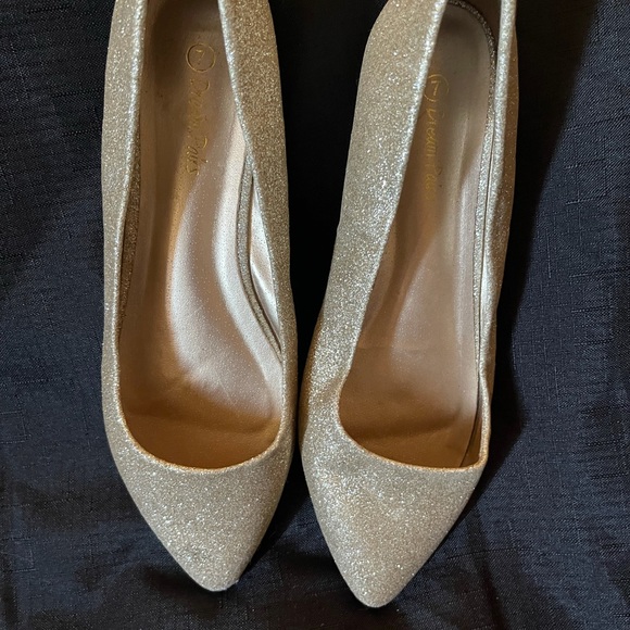 Sparkly gold flats size 7 - Picture 3 of 8